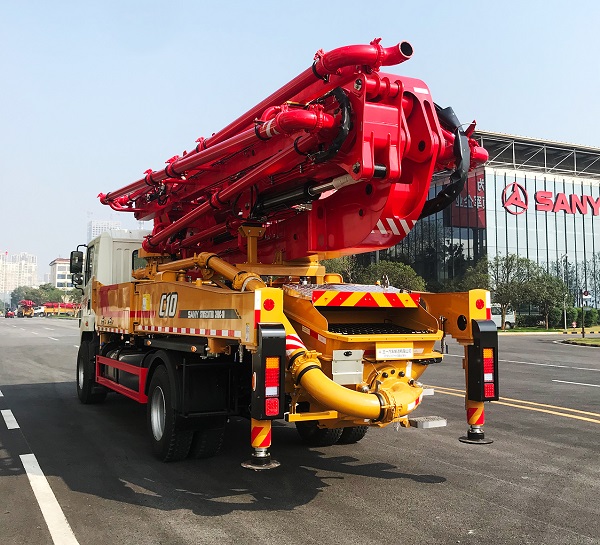 深圳泵车租赁公司告诉你混凝土泵如何节省燃料？