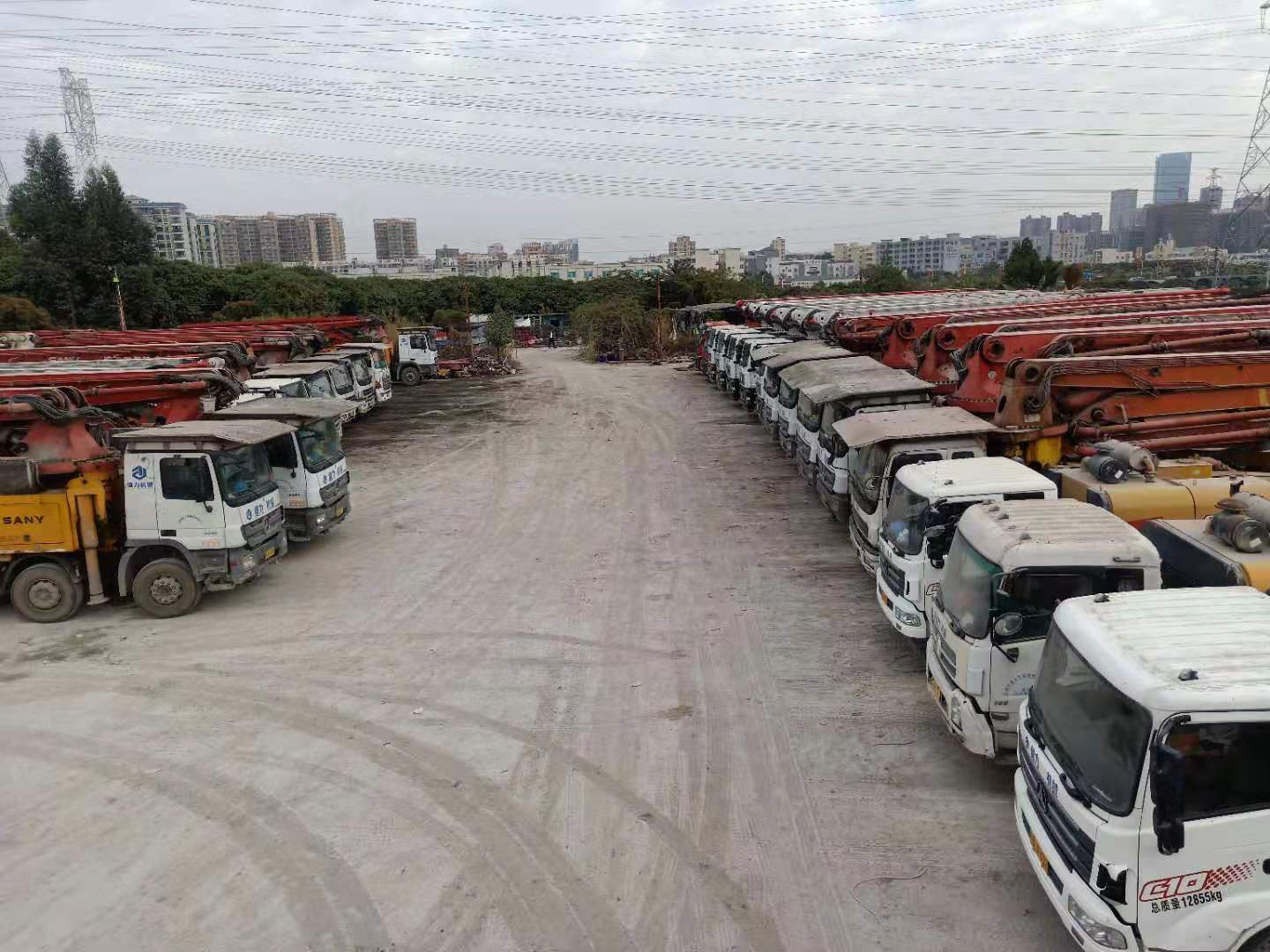 深圳泵车租赁公司告诉大家混凝土泵车清洗后要注意什么